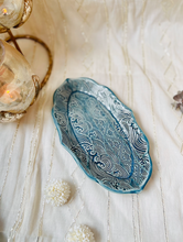 Load image into Gallery viewer, Handmade Ceramic Platter with Fancy Rim (Small)
