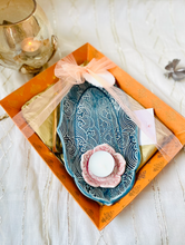 Load image into Gallery viewer, Handmade Ceramic Platter with Fancy Rim (Small)
