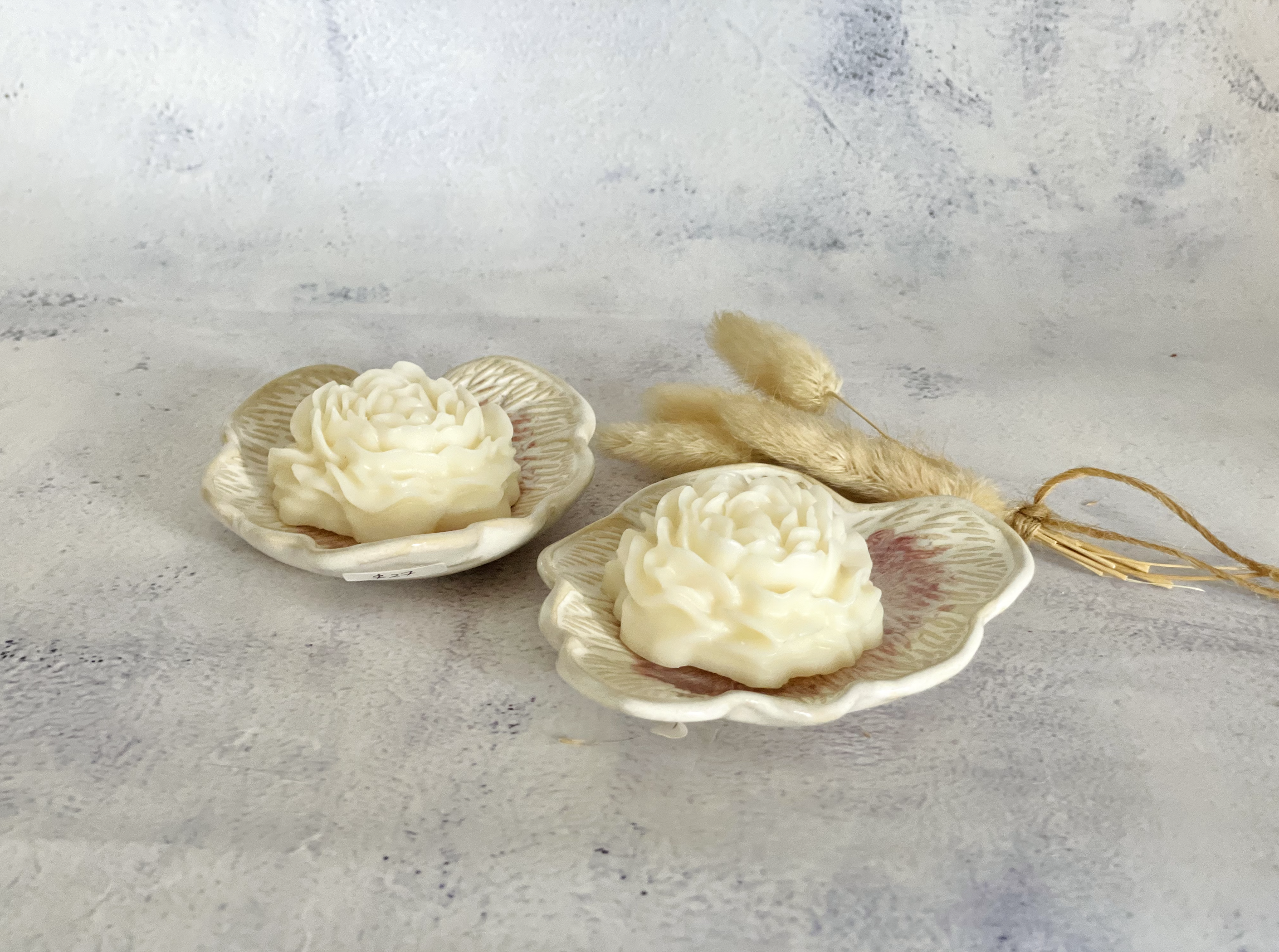 Handmade Ceramic Leaf Dish Candle Set- White & Pink - Image 6